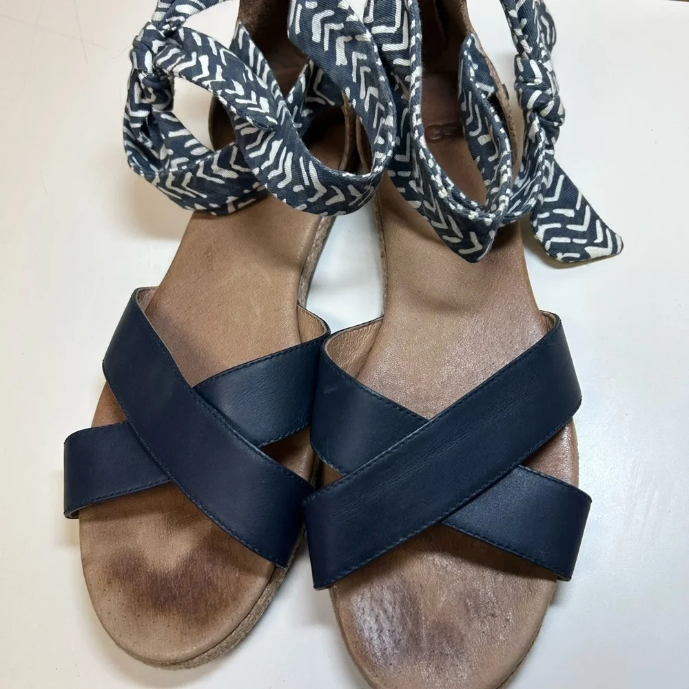 Ugg Idina Sandal Navy Leather Cross Strap